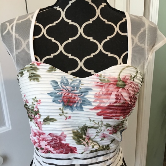 Sarah la crop top - Picture 2 of 6